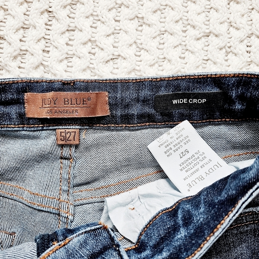 Judy Blue HR Wide Leg Raw Hem Cropped Denim Jeans Embroidered Pockets 5/27 - Picture 12 of 12